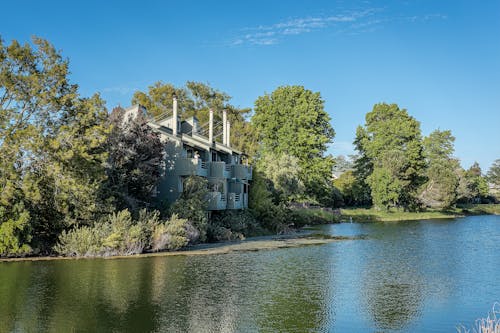 Základová fotografie zdarma na téma břeh řeky, budova, domy