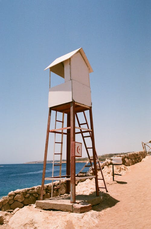 垂直拍摄, 岸邊, 救生員塔 的 免费素材图片