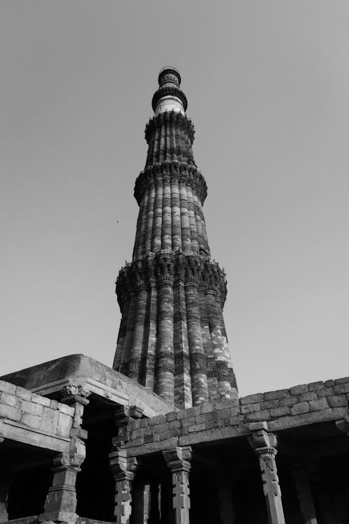 Qutab Minar in Black and White