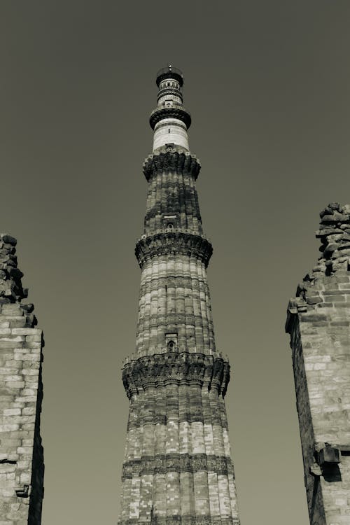 Δωρεάν στοκ φωτογραφιών με qutab minar, ασπρόμαυρο, αστικός
