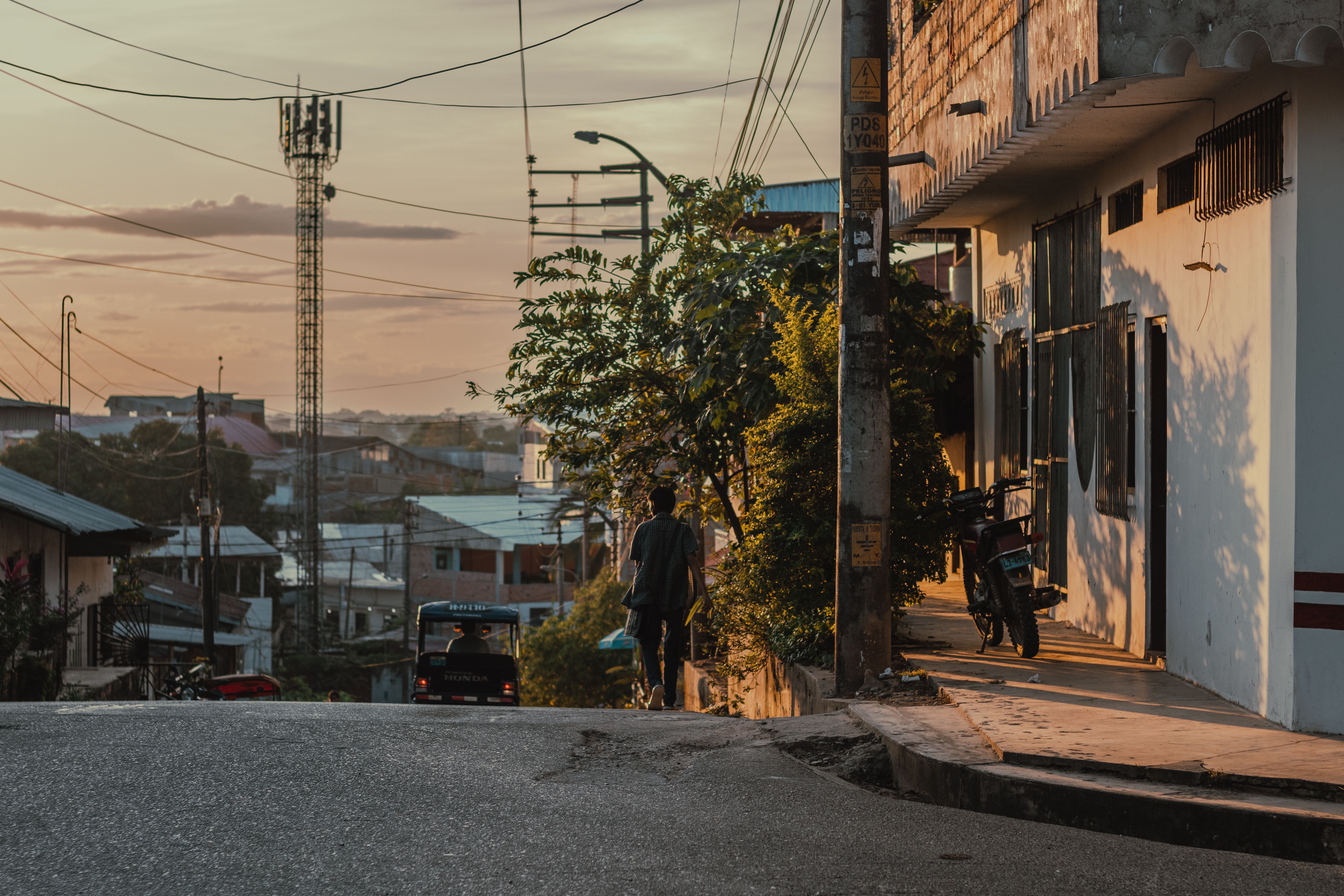 Centre-ville de Betroka : petits commerces et infrastructure locale