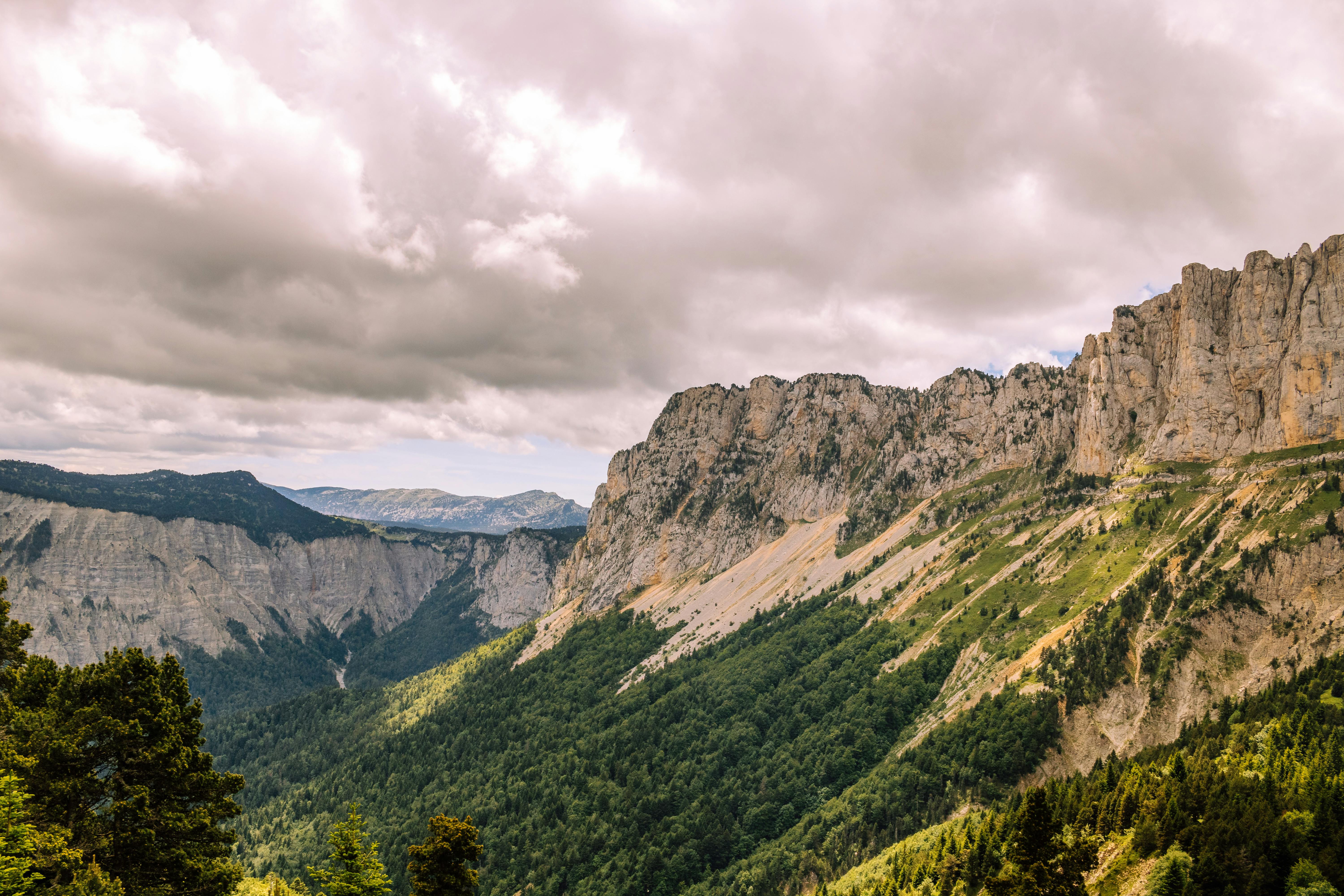 À la découverte des itinéraires insolites en montagne