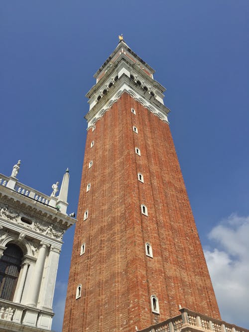 Immagine gratuita di basilica di san marco, campanile, facciata