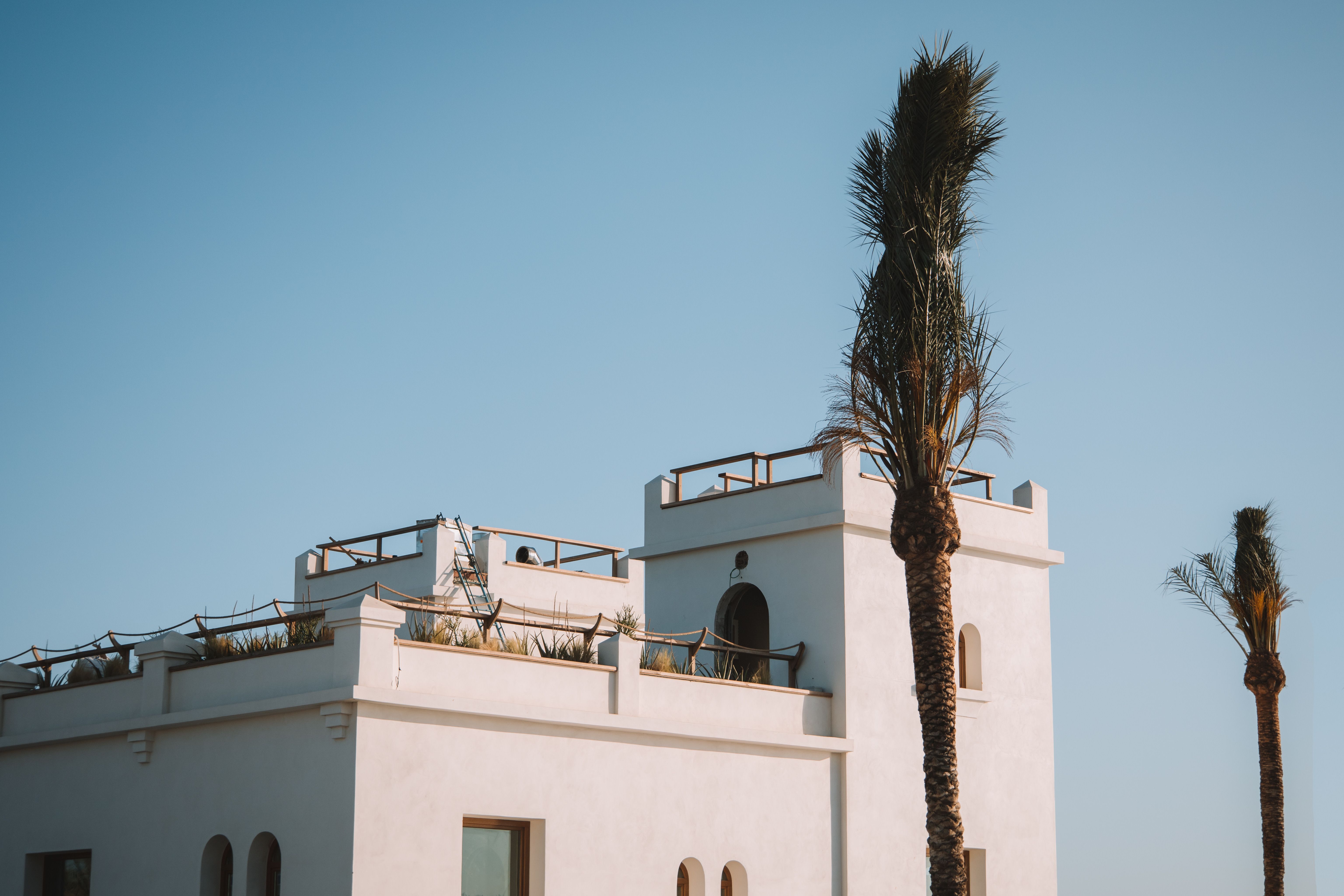 Building in a Tropical Resort · Free Stock Photo