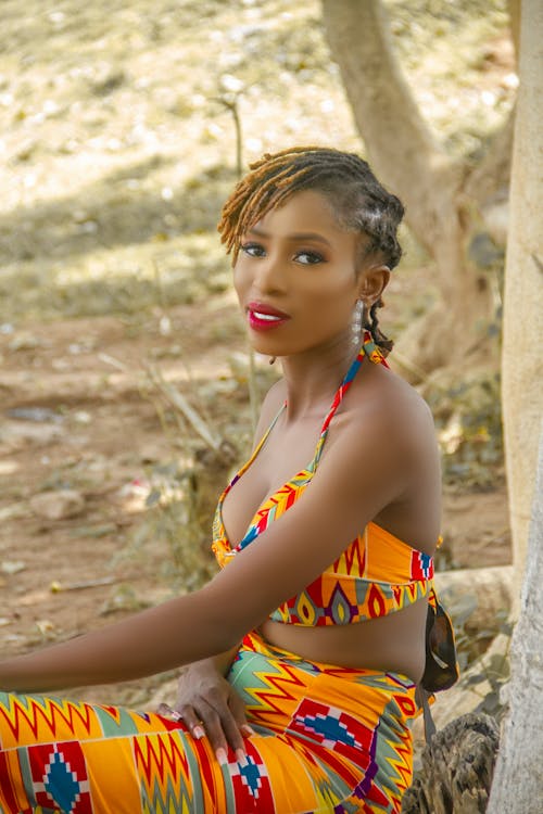 Ilmainen kuvapankkikuva tunnisteilla afrikkalainen nainen, kaunis, kenttä