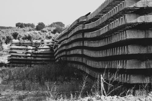 Bezpłatne Darmowe zdjęcie z galerii z bloki, cement, czarno-biały Zdjęcie z galerii