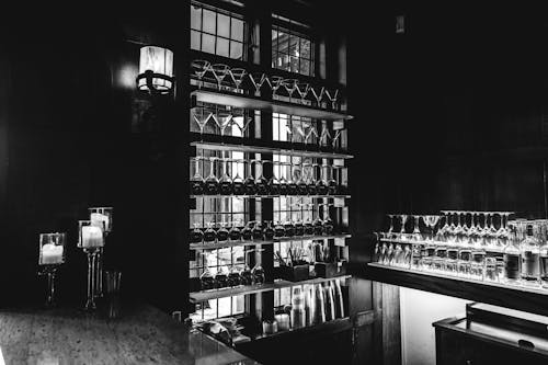 Immagine gratuita di bar, bianco e nero, bicchiere