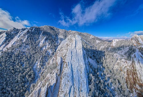 Foto stok gratis gunung berselimut salju, hutan, lansekap