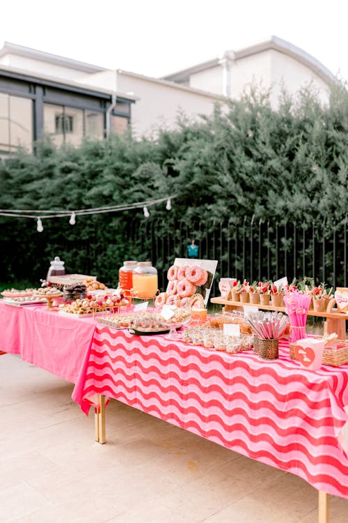 Table on Garden Party