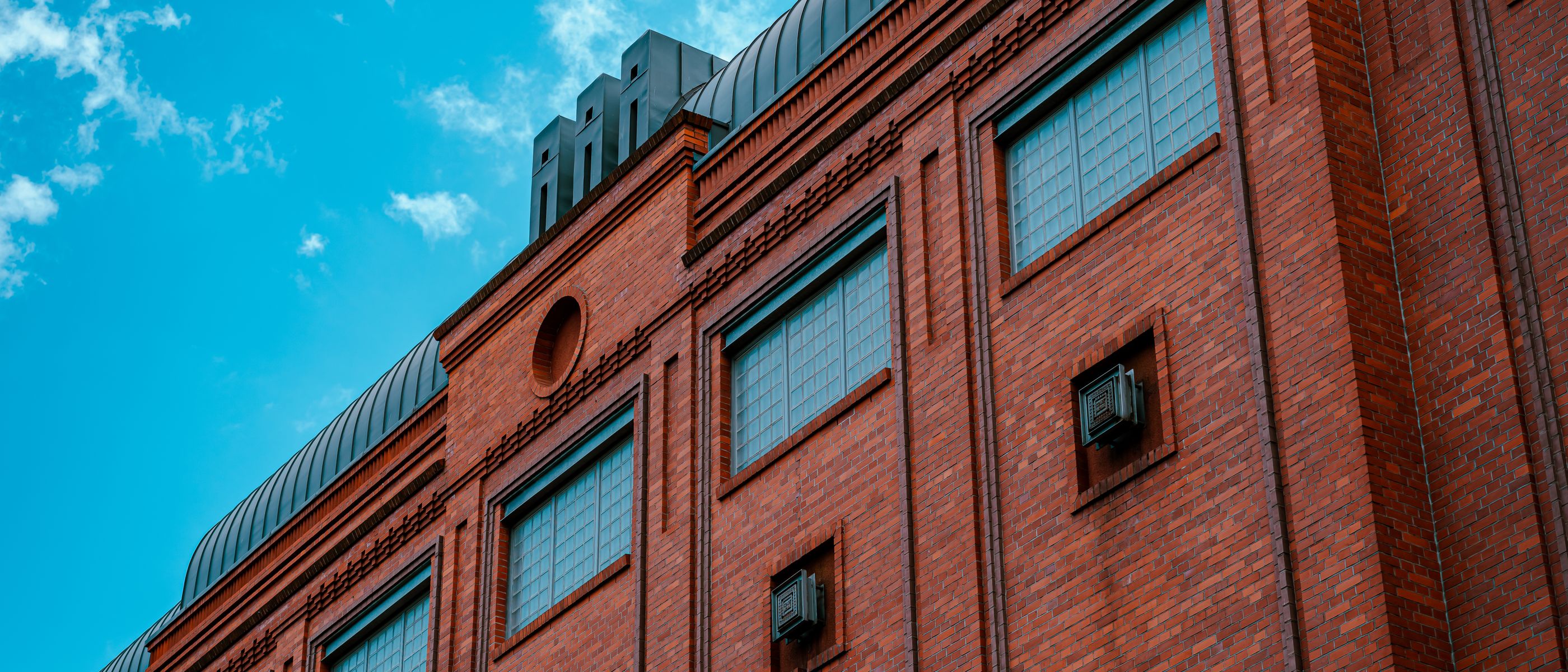 Exterior Painting in Bethnal Green — woodwork brushed to a crisp, smooth line