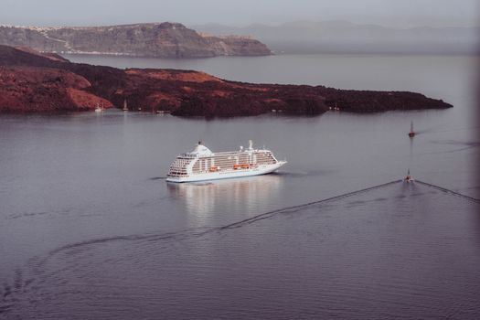 Volcano and hot springs private boat — Santorini