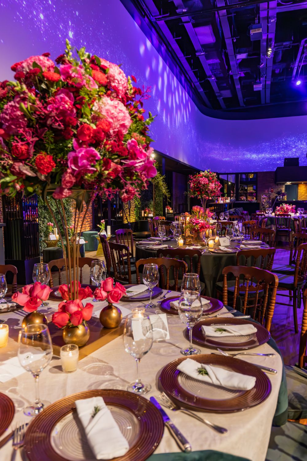Circular Table Setting An Elegant Round Table Setting · Free Stock Photo