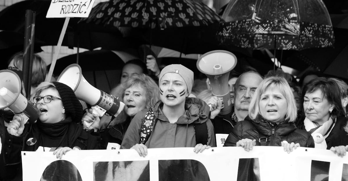 政治:日本首位女首相高市早苗的丈夫山本拓是誰?揭秘兩人戲劇性