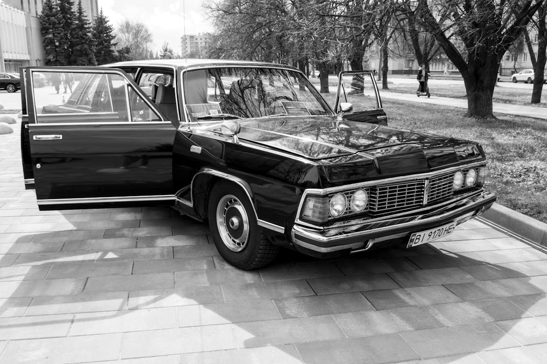 Vintage GAZ 14 Chaika in Black and White