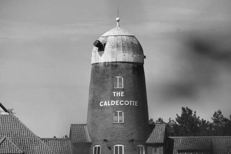 Black And White Picture Of The Caldecotte Restaurant Tower In Milton Keynes, England