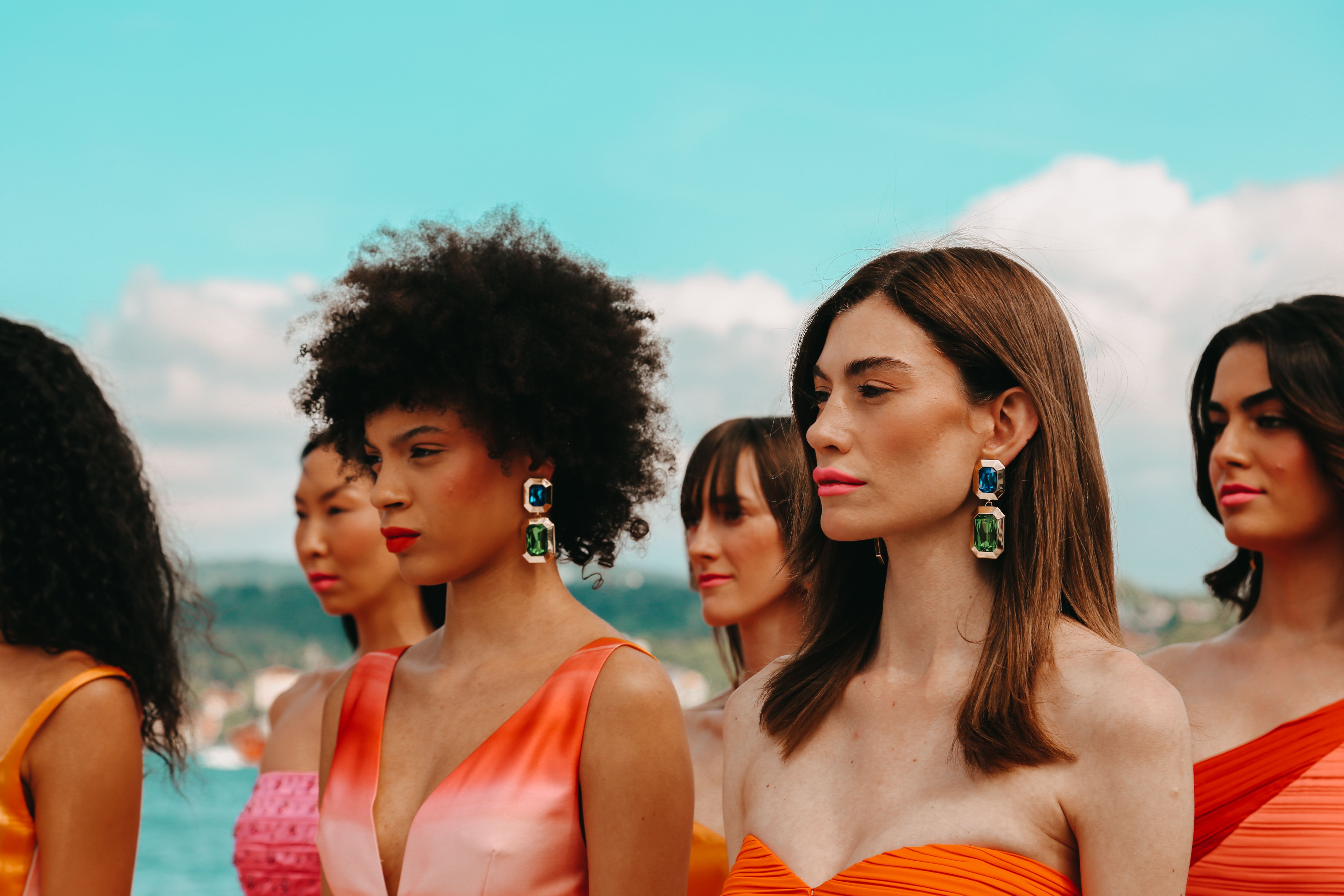 how to choose the right earring style for your face