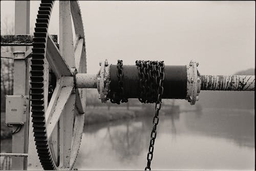 Darmowe zdjęcie z galerii z czarno-biały, łańcuch, mechanizm