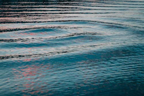 Бесплатное стоковое фото с вода, волнистый, высокий угол обзора