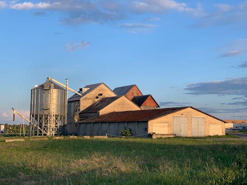 Detached Farmhouse with Barn