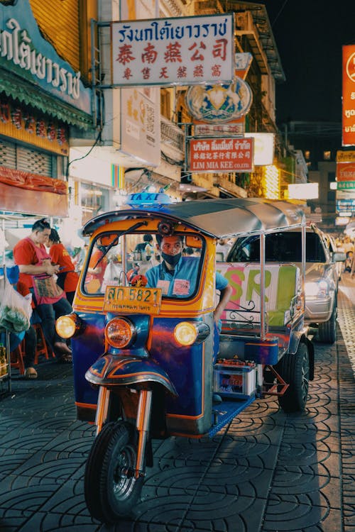 Základová fotografie zdarma na téma auto rickshaw, budovy, městský