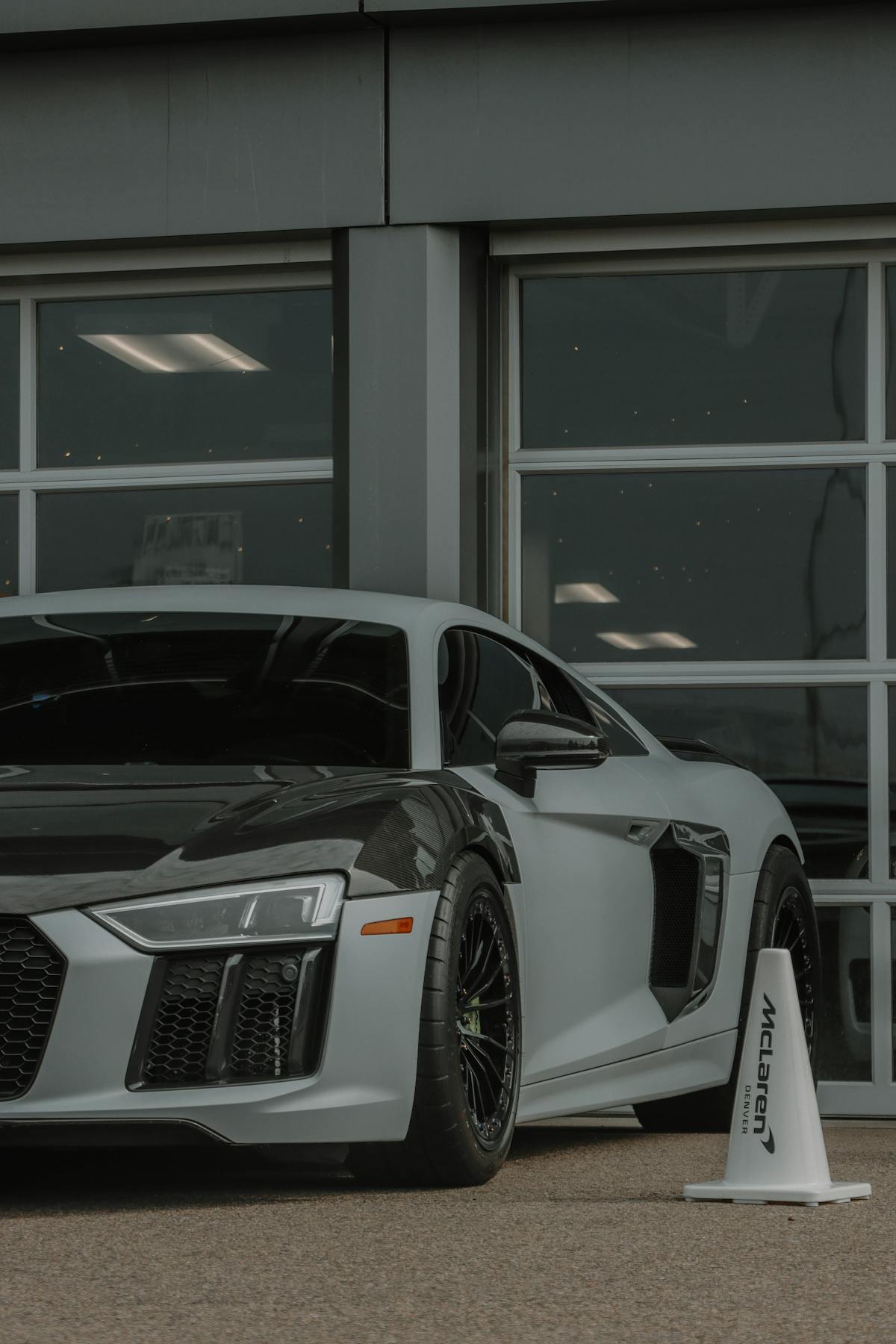 Audi R8 V10 — Showroom