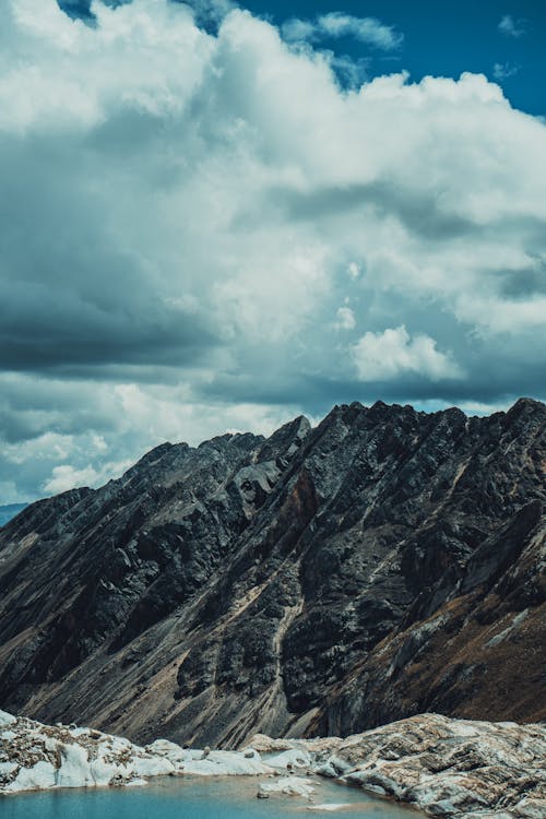 açık hava, aşırı arazi, dağ silsilesi içeren Ücretsiz stok fotoğraf