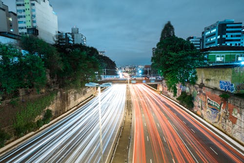 Fotografía De Lapso De Tiempo De Carretera Con Luces De Coche