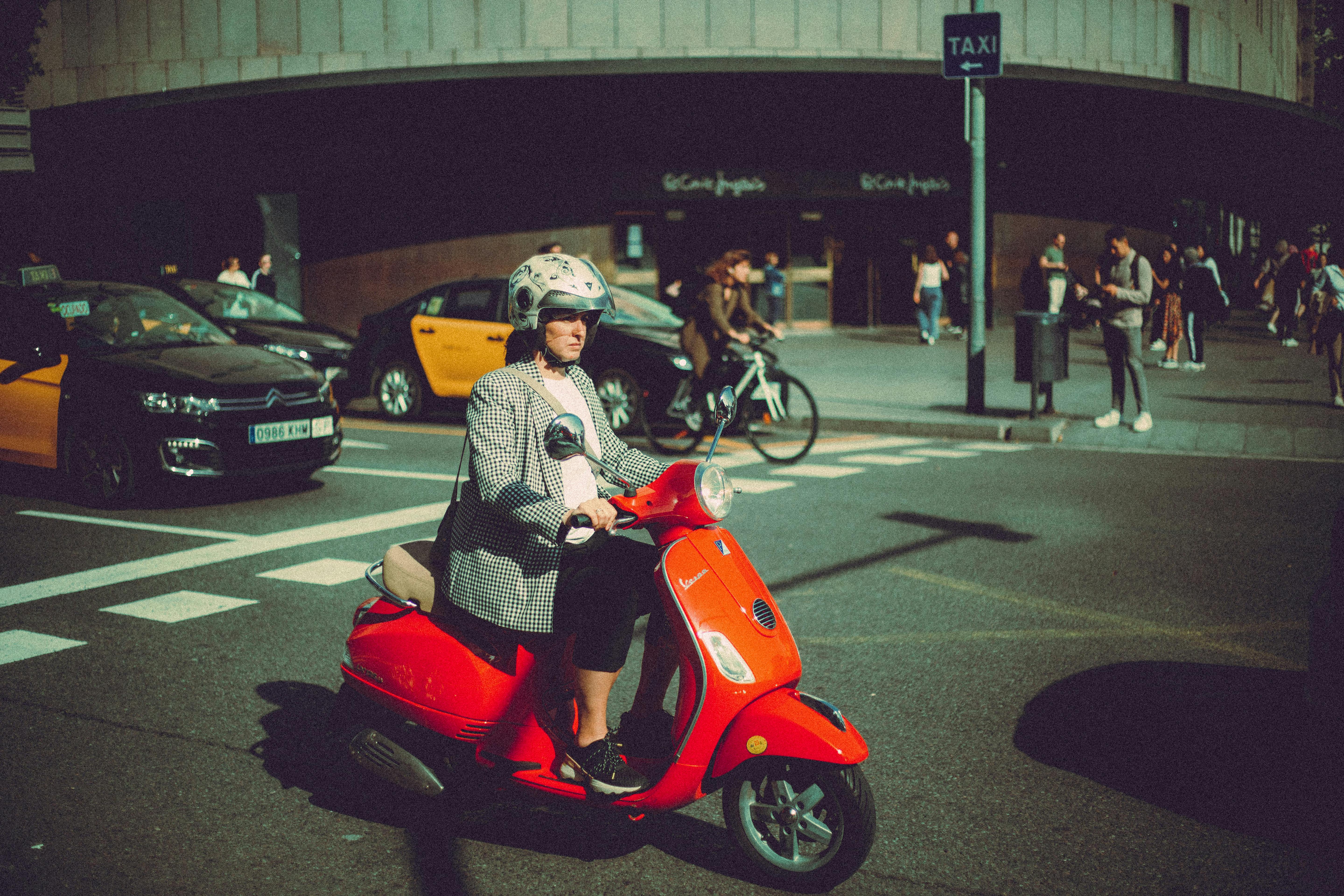 ContiScoot: over 30 Tire Sizes for Urban Mobility and Everyday Commuting — Photo by El gringo photo on Pexels