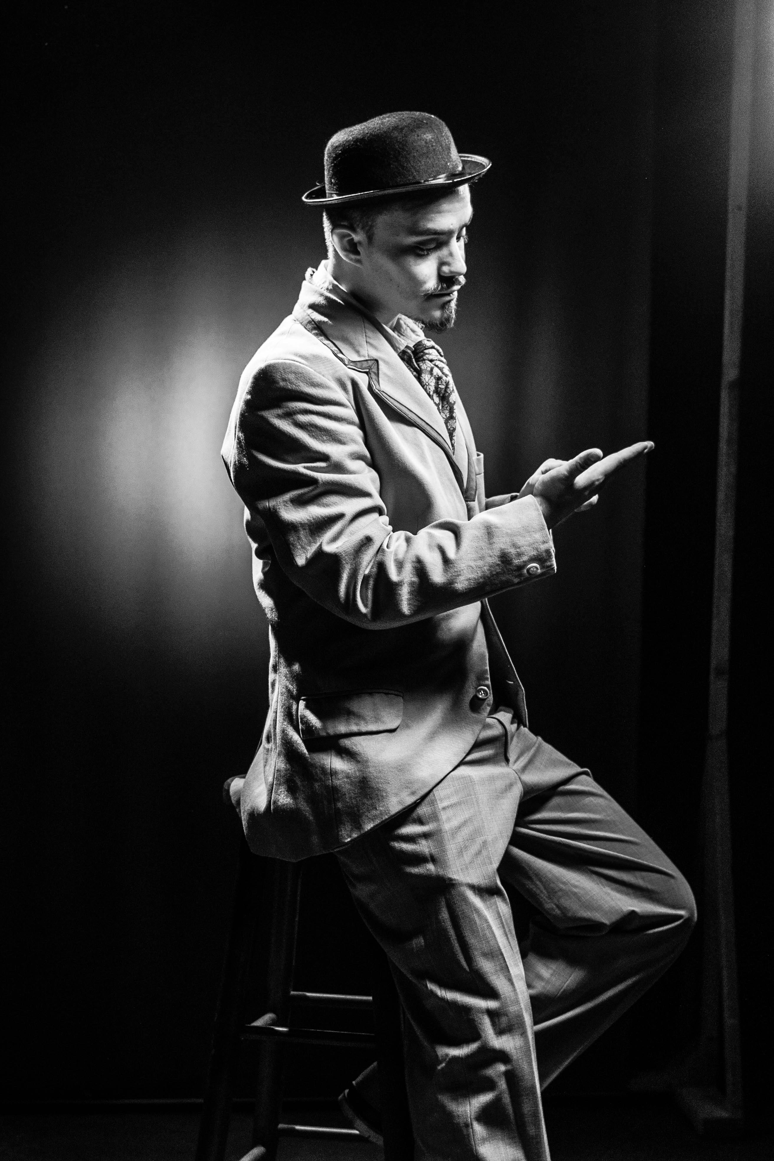 Bezpłatne Artyści W Stylu Retro Na Scenie Zdjęcie z galerii