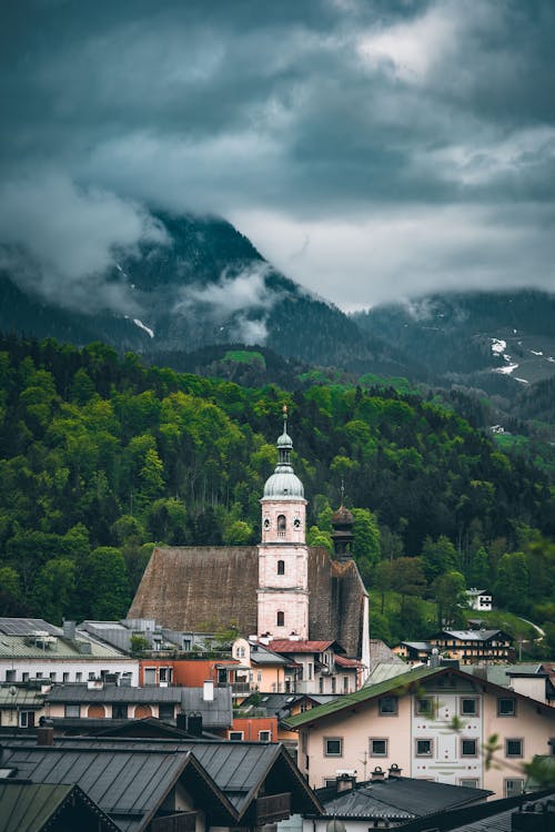 Immagine gratuita di alberi, chiesa, cloud