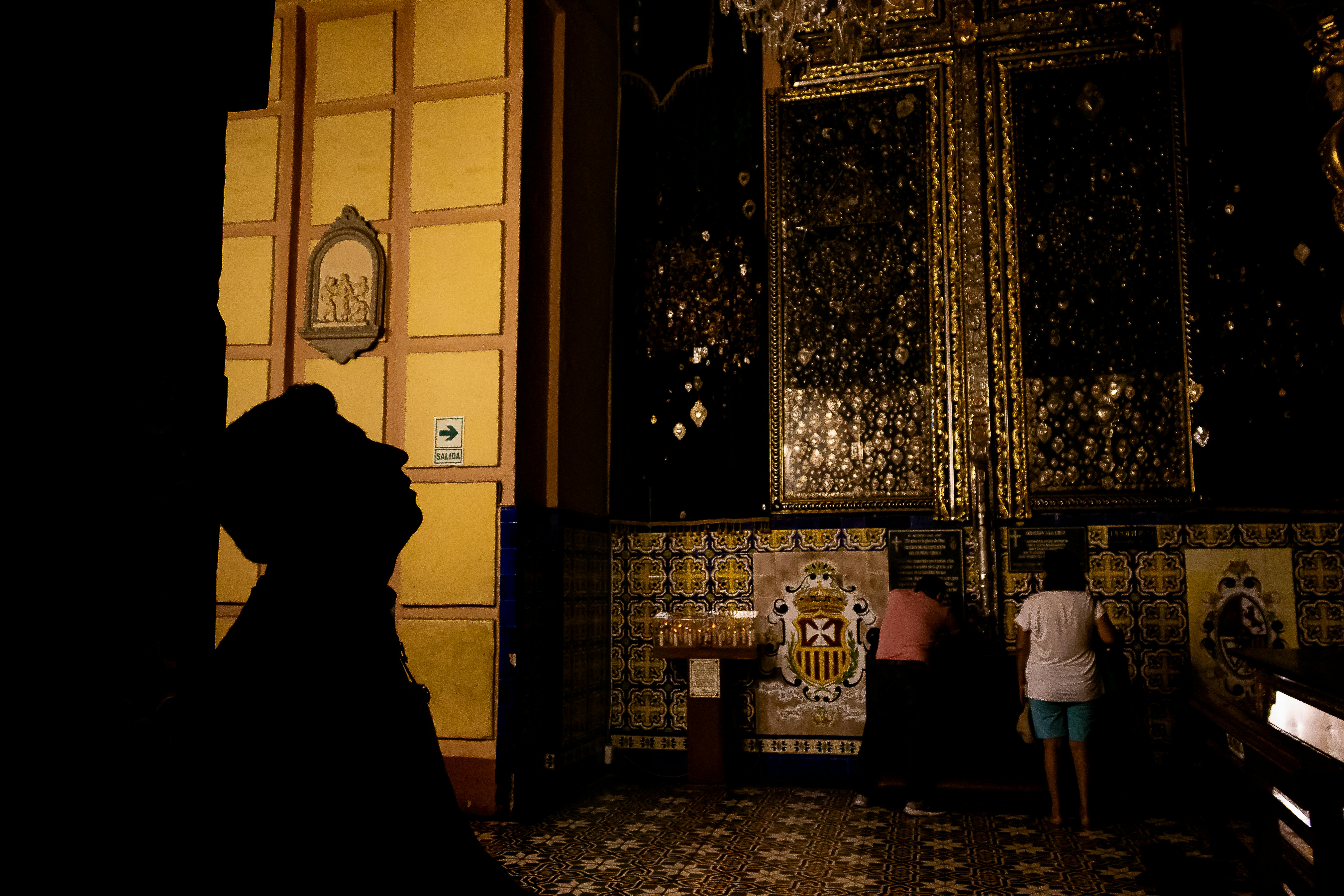 Ücretsiz adanmışlık, altın, atmosfer içeren Ücretsiz stok fotoğraf Stok Fotoğraflar