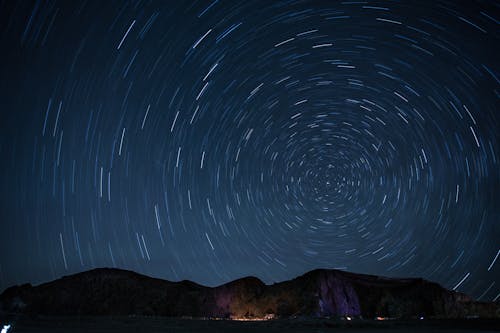 無料 夜の星のタイムラプス写真 写真素材