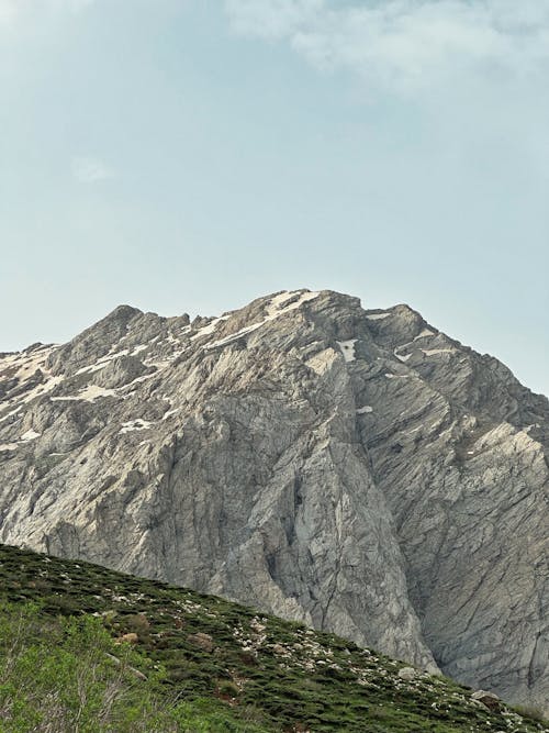 Gratis arkivbilde med ås, bergformasjon, fjelltopp