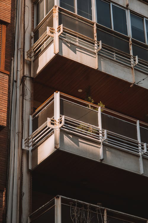 Kostnadsfri bild av balkonger, byggnad, fönster