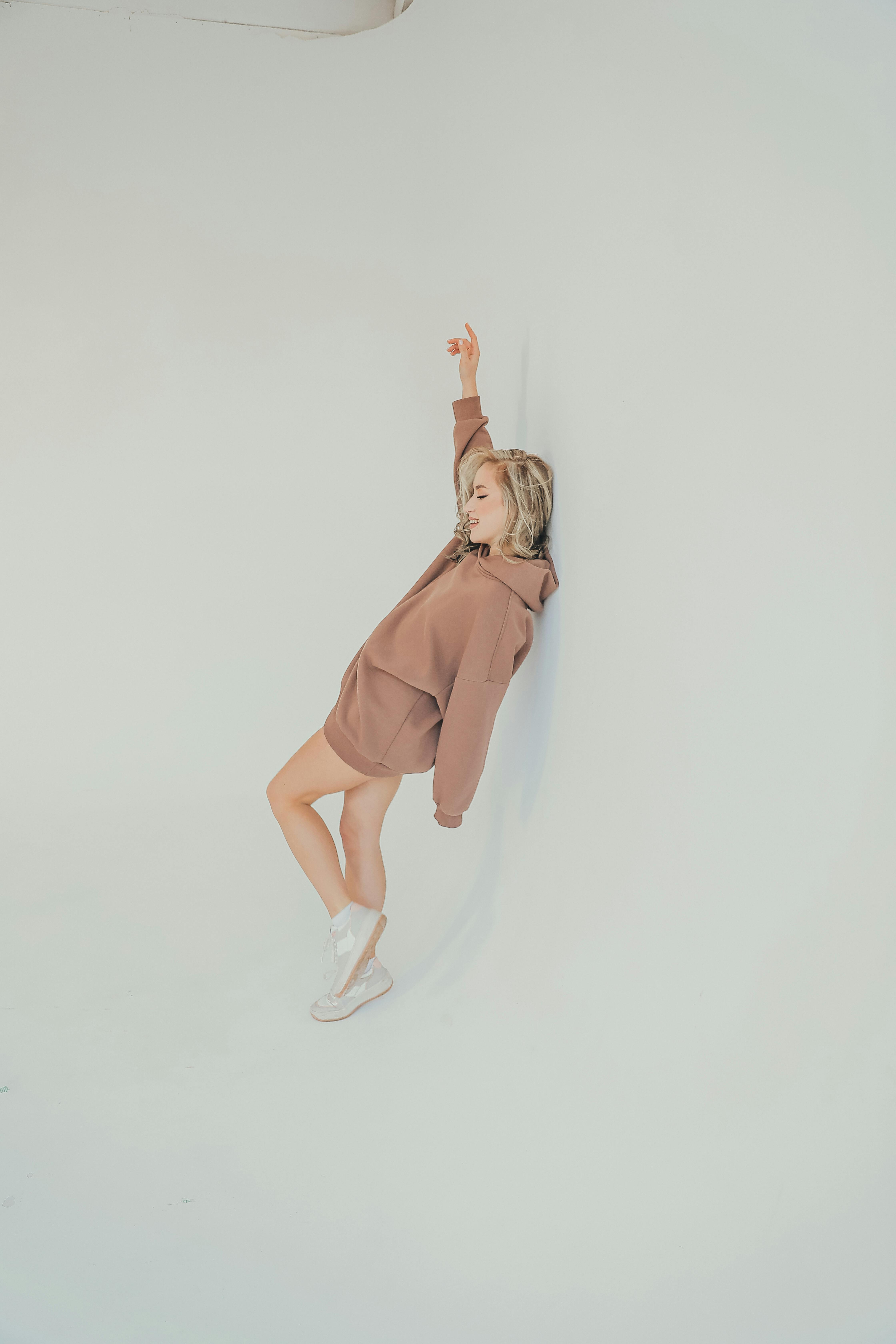 Miễn phí Ảnh lưu trữ miễn phí về #indoor, áo hoodie, bắn dọc Ảnh lưu trữ