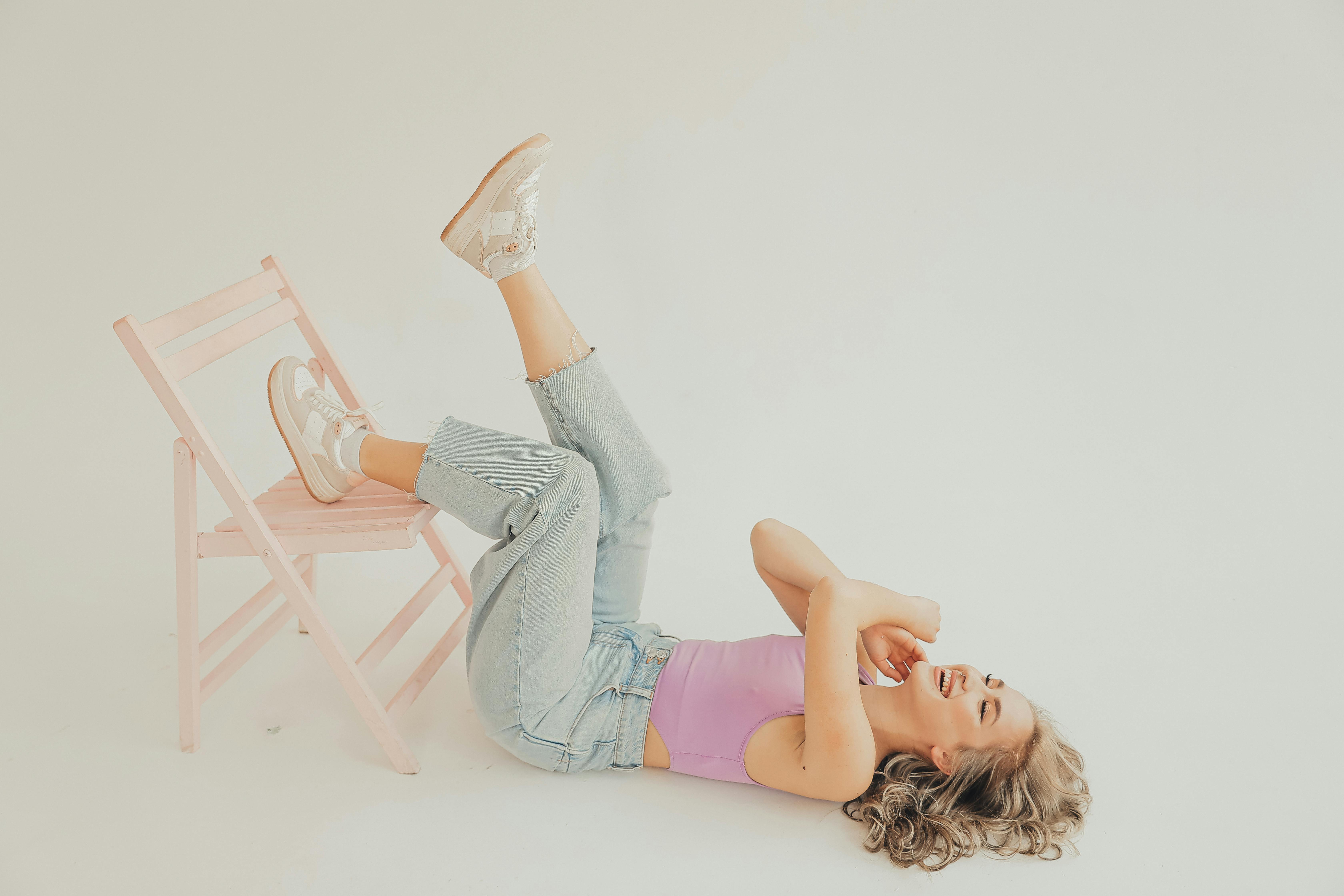 Zadarmo Fotobanka s bezplatnými fotkami na tému # indoor, bezstarostný, biele pozadie Fotka z fotobanky