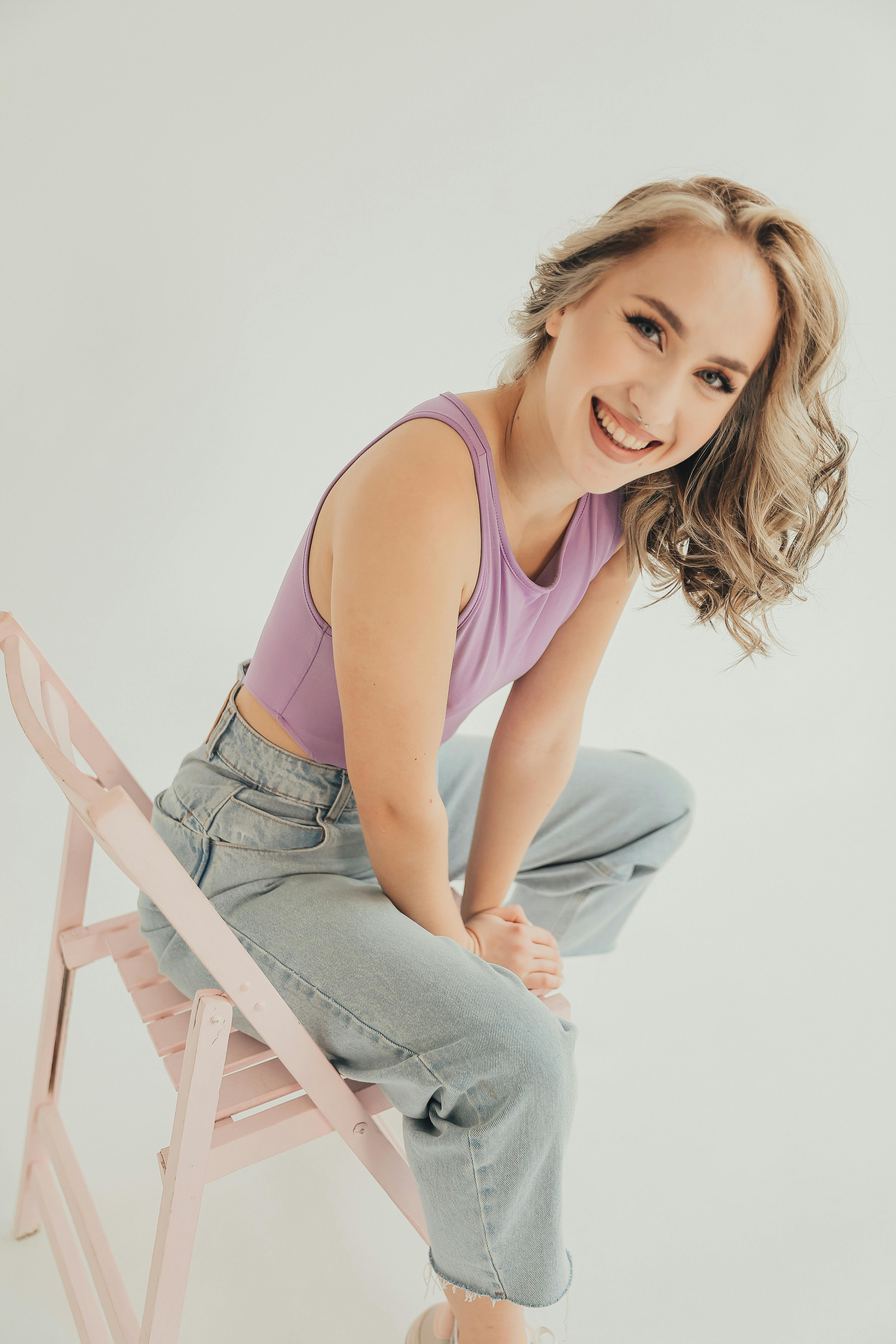 Gratis lagerfoto af afslappet stil, blød belysning, blondine Lagerfoto