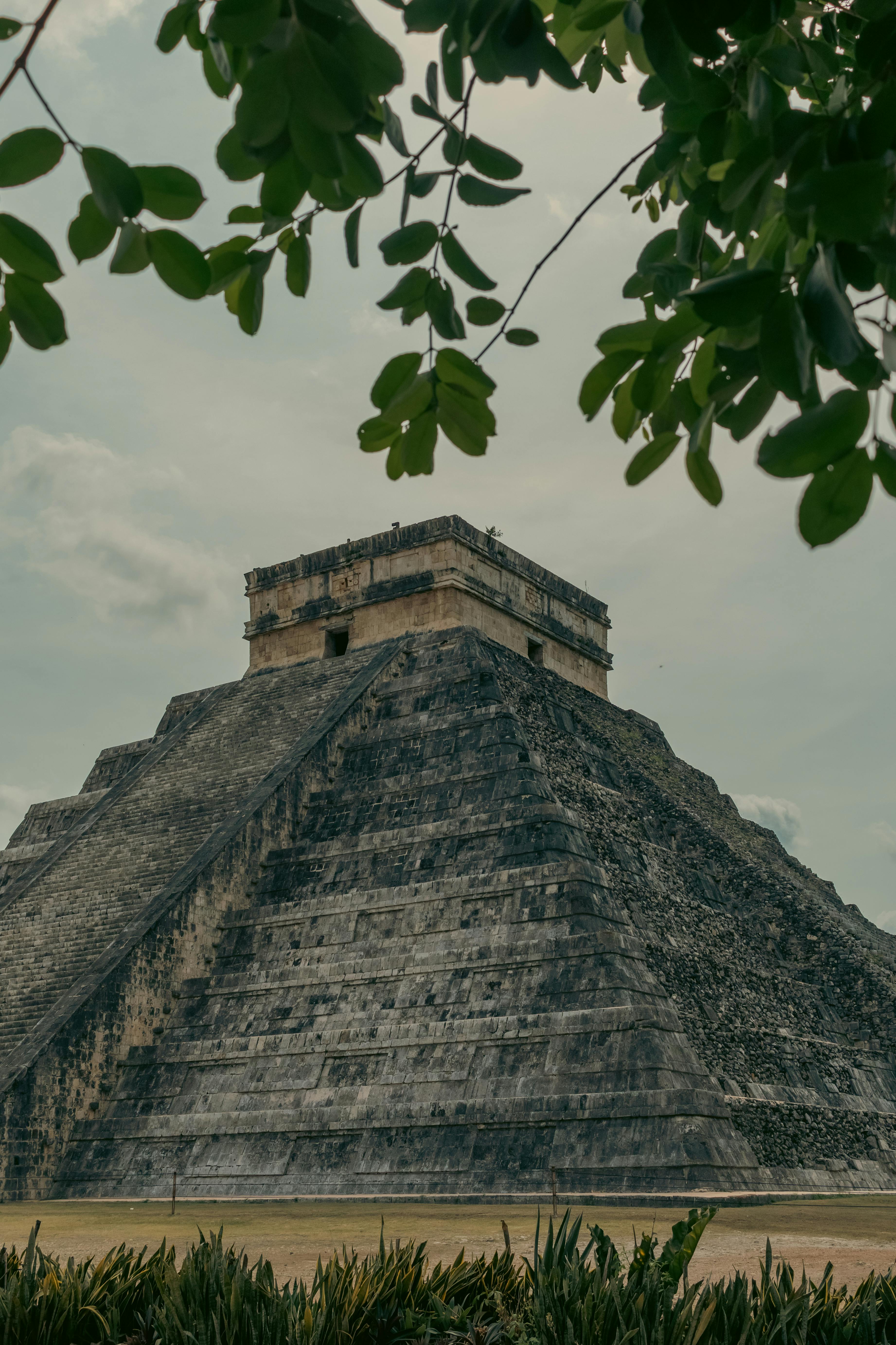 chichen itza pyramid in mexico