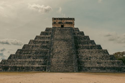 Free Elegant view of Chichen Itza pyramid showcasing ancient Mayan architecture. Stock Photo