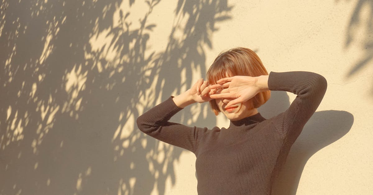 How to do shadow puppets with your hands