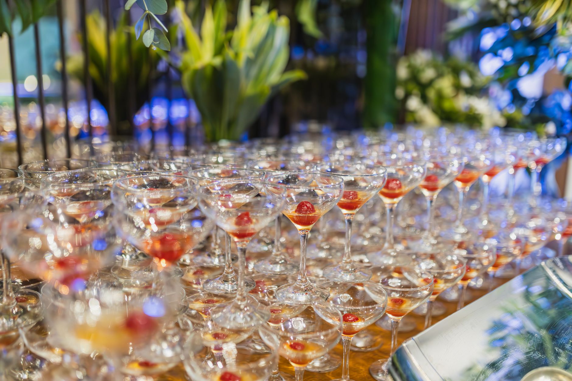 Crafting Memories: 5 Signature Cocktail Ideas for a Truly Unforgettable Wedding Reception