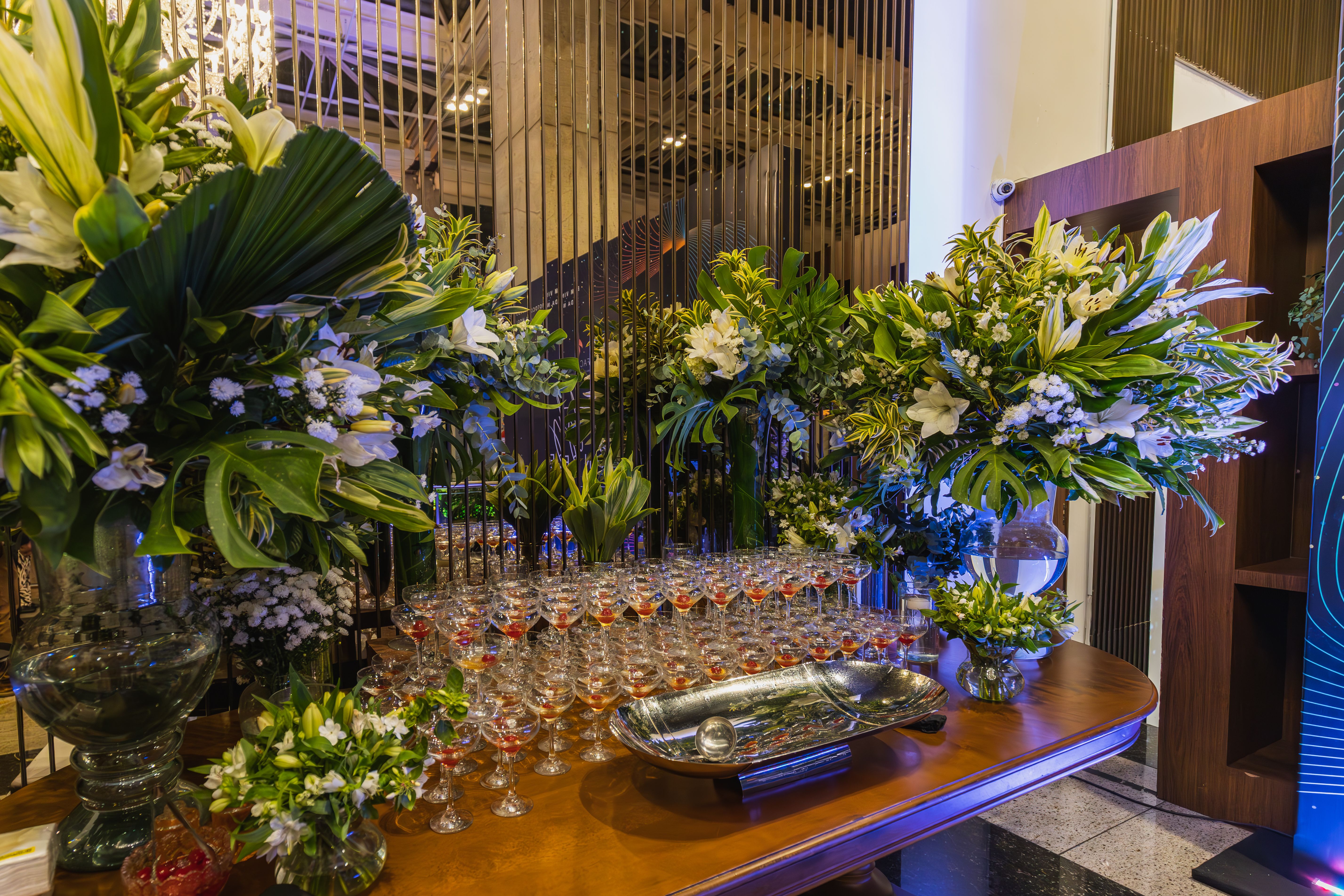 Foto de stock gratuita sobre arreglo, arreglo de mesa, arreglo floral ...