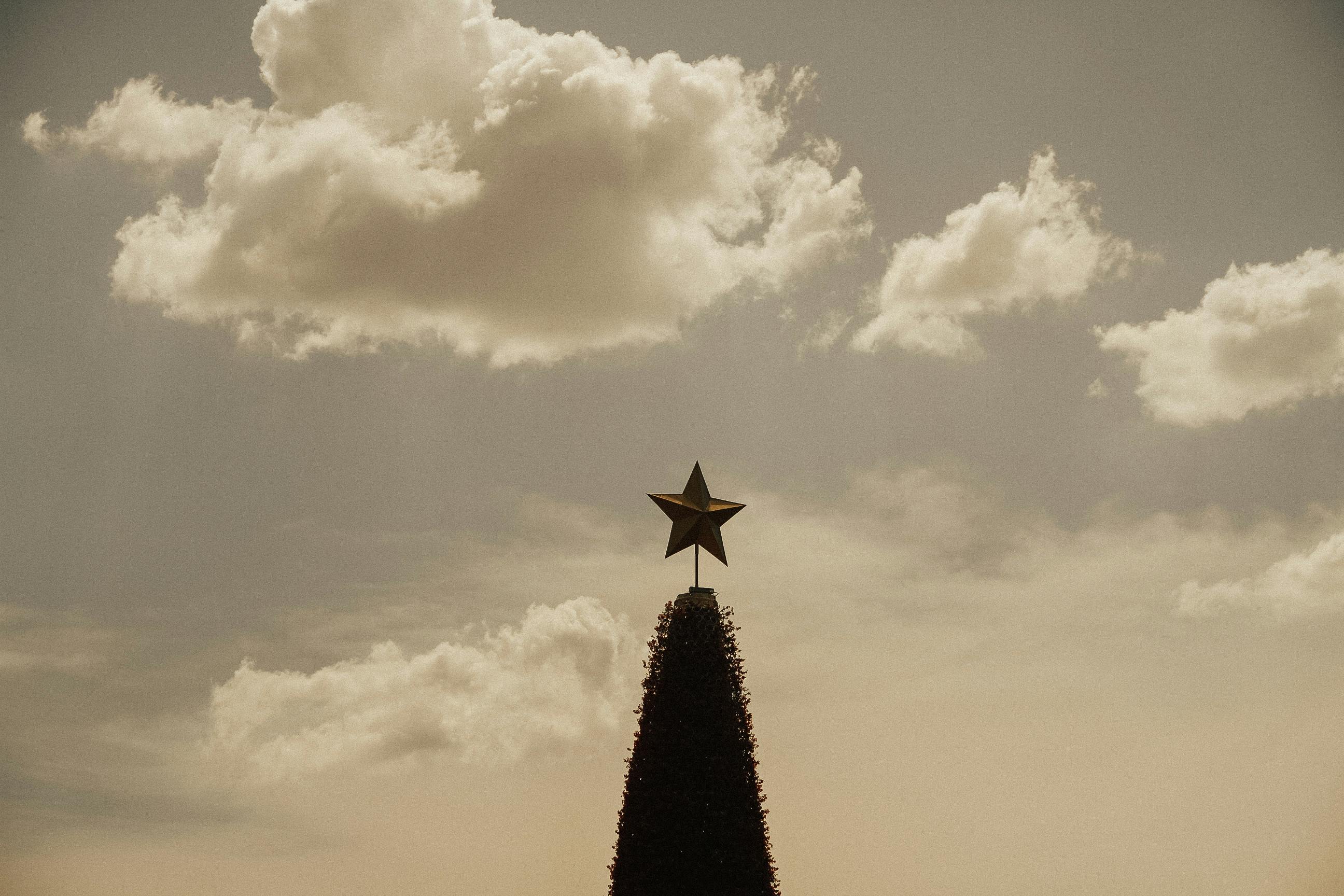 Star on Top of Christmas Tree · Free Stock Photo