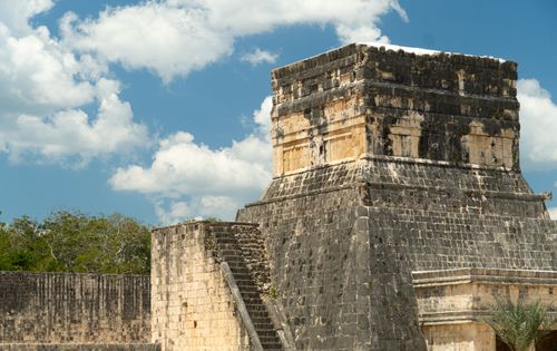 Free Explore the historic Mayan ruins at Chichén Itzá, showcasing ancient architecture and culture in Yucatán, Mexico. Stock Photo
