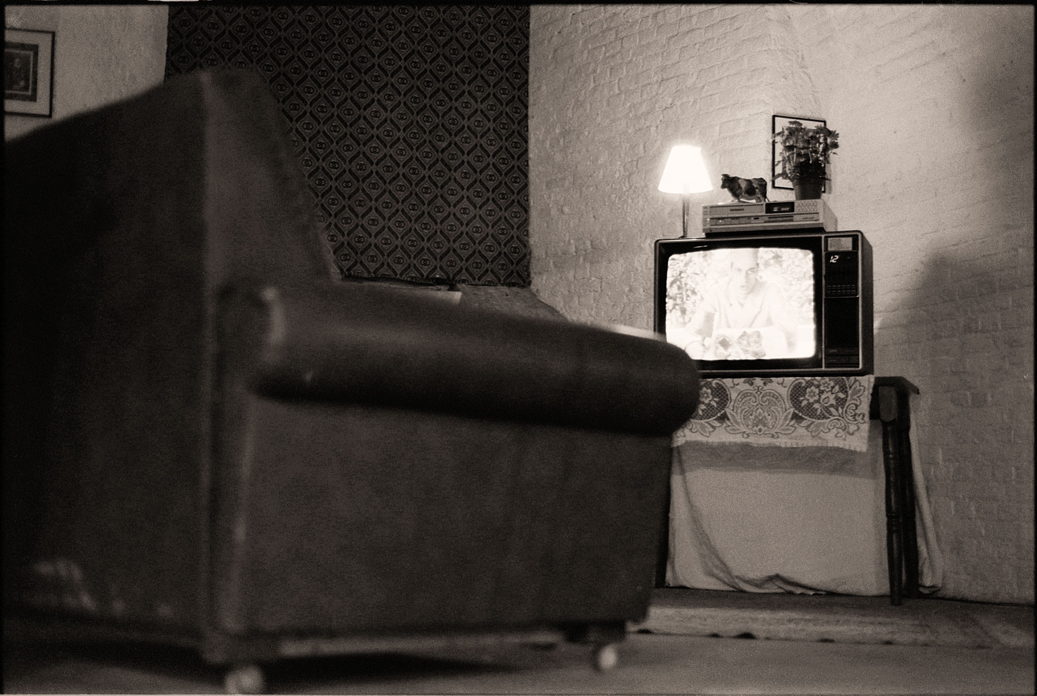 A Vintage Living Room in Black and White · Free Stock Photo