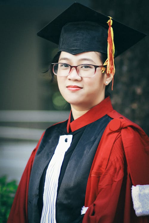 Free Gratis lagerfoto af akademisk grad, akademisk kjole, ansigtsudtryk Stock Photo
