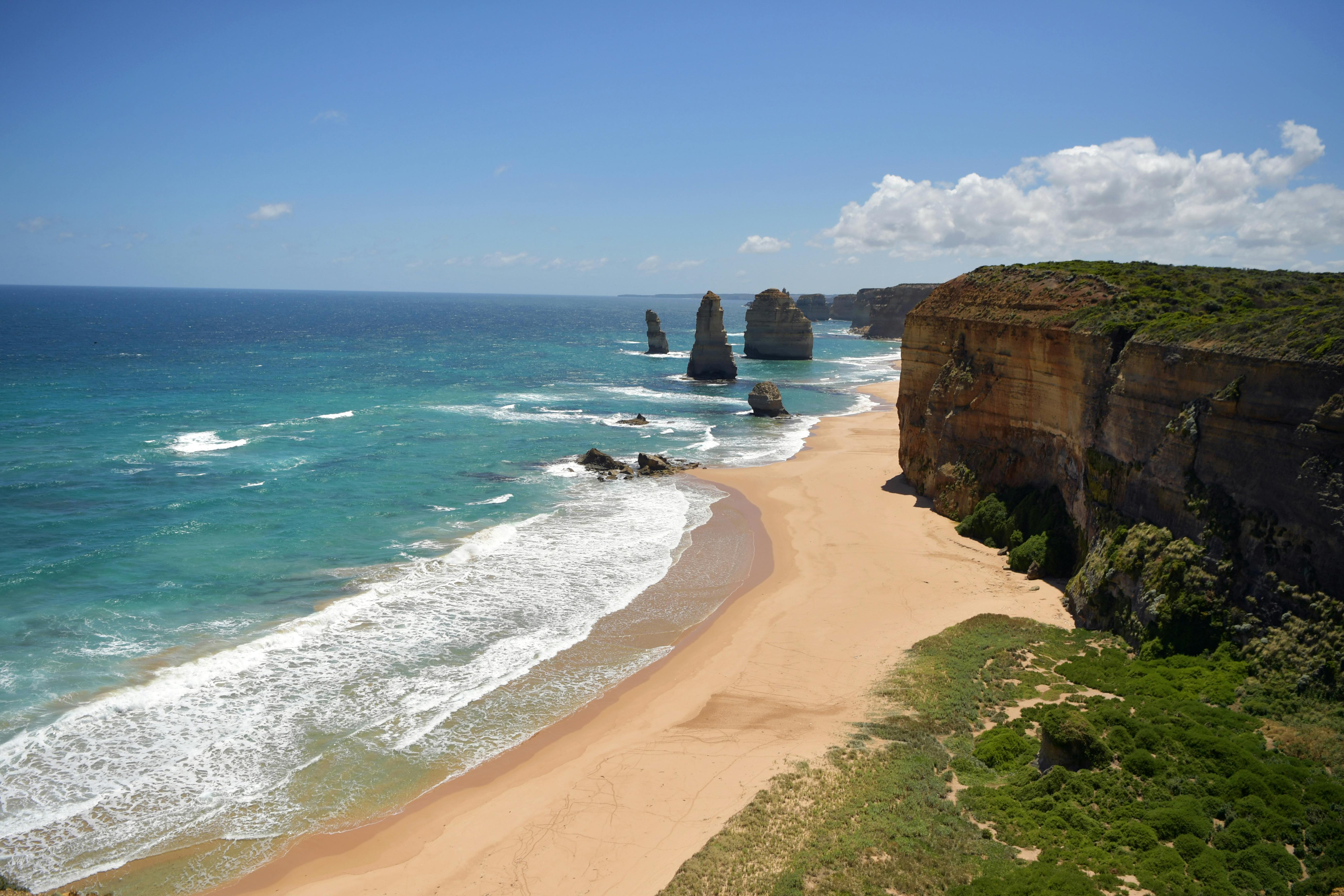 twelve apostles cliff in australia