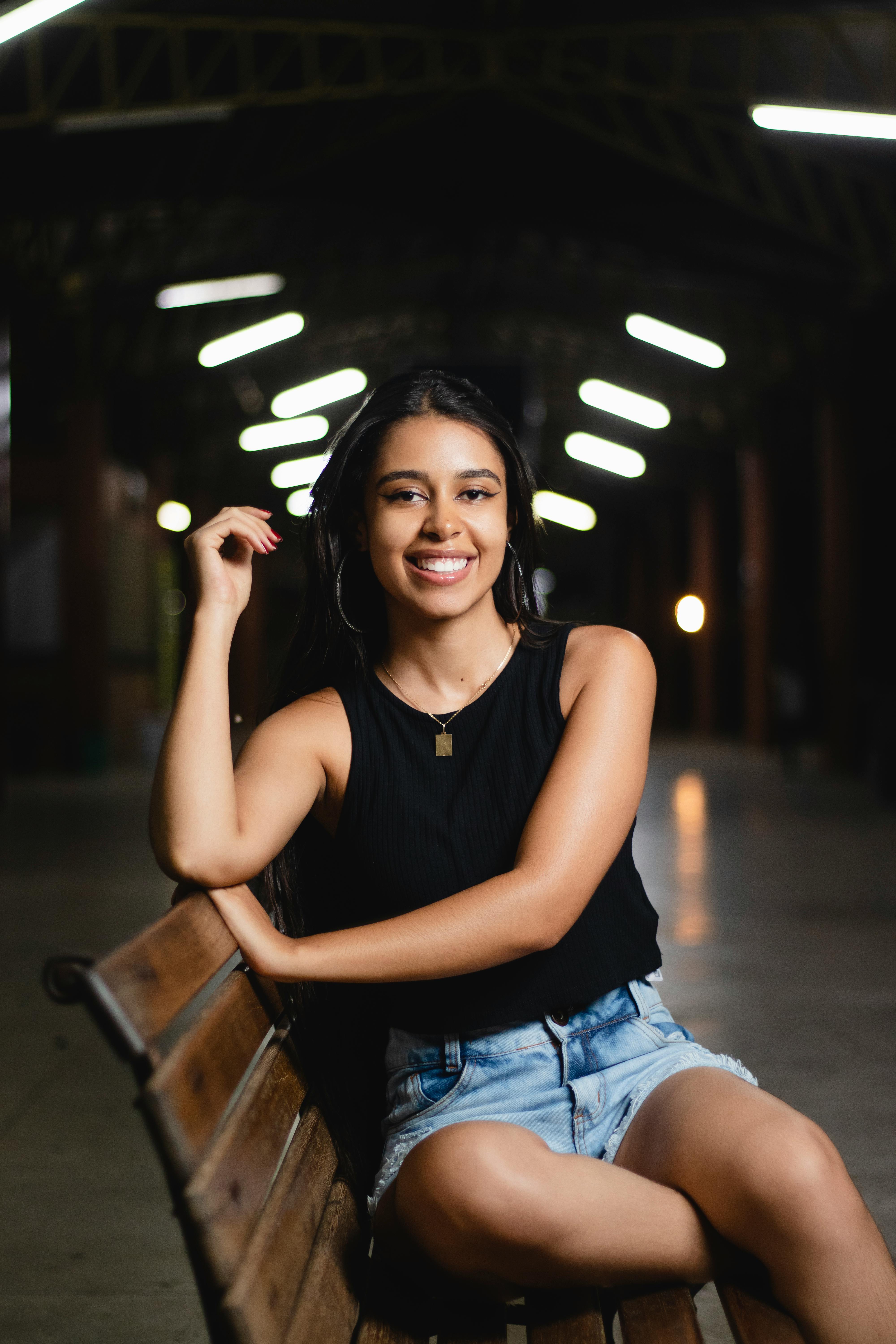 Hoț fără scrupule fură cercei cu inimioare lăsați de o adolescentă în stația de autobuz de la Mall