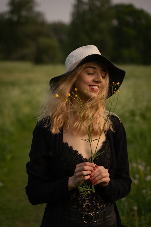 Photos gratuites de blond, chapeau, clairière