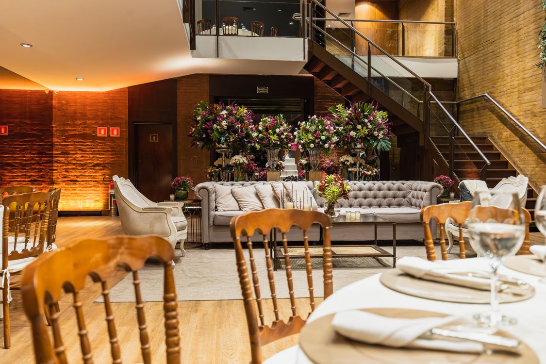 Elegant Restaurant Interior for Wedding Reception · Free Stock Photo